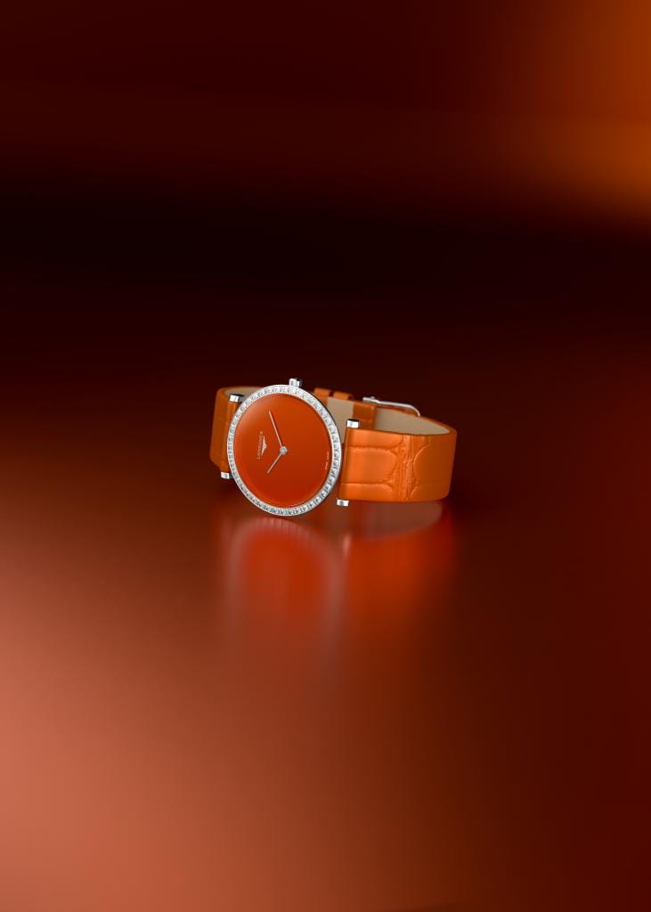 Longines Longines La Grande Classique L4.523.0.92.2  — детали корпуса и кожаный