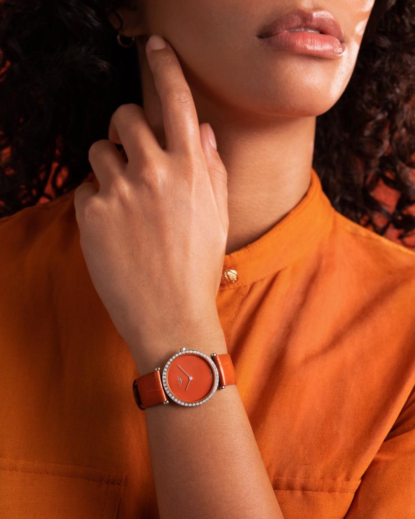 Longines Longines La Grande Classique L4.523.0.92.2 женские часы оранжевый циферблат на запястье