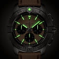 Breitling Breitling Avenger B01 Chronograph 44 AB0147101A1X1 механические мужские часы часы крупный план бежевый циферблата