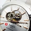 Tissot T1274071103101 наручные мужские часы застежка крупным планом