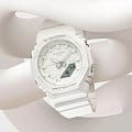 Casio Casio G-Shock GMA-P2100-7A женские часы белый циферблат на запястье