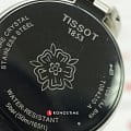 Tissot T0942101111600 наручные женские часы застежка крупным планом