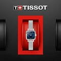 Tissot Tissot Lovely Square T058.109.11.041.00 кварцевые женские часы часы крупный план синий циферблата